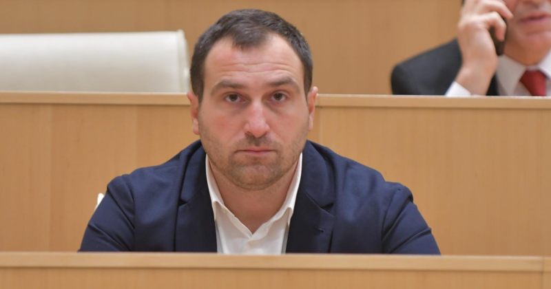 კირცხალია MEGOBARI აქტზე: სხვა კანონპროექტებთან ერთად, პირველი მოსმენით "გააპარეს"