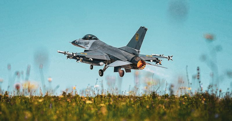 WSJ: ზაფხულში, უკრაინამ საკუთარი F-16, შესაძლოა, "აშშ-ს ზედმეტი სიფრთხილის" გამო ჩამოაგდო