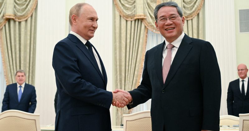 პუტინი ჩინეთის პრემიერს, ლი ციანგს შეხვდა და ჩინეთთან ურთიერთობის გაღრმავებაზე ესაუბრა
