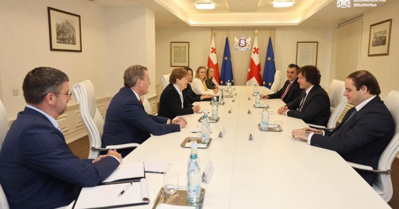 მთავრობა: შაჰინთან და ტერნერთან პრემიერმა აღნიშნა ურთიერთობების გადატვირთვის აუცილებლობა