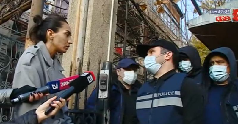 ნაციონალური მოძრაობის ახალგაზრდული ფრთის ოფისში პოლიცია ჩხრეკაზე შევიდა