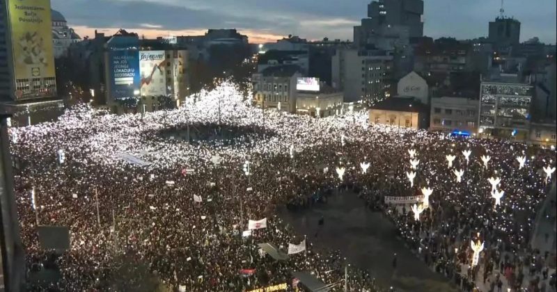სერბეთის დედაქალაქ ბელგრადში მასობრივი ანტისამთავრობო აქცია გაიმართა