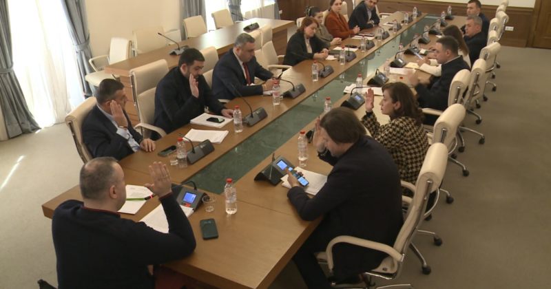 კომიტეტმა კანონმდებლობიდან ტერმინ "გენდერის" ამოღებას 1-ელი მოსმენით მხარი დაუჭირა