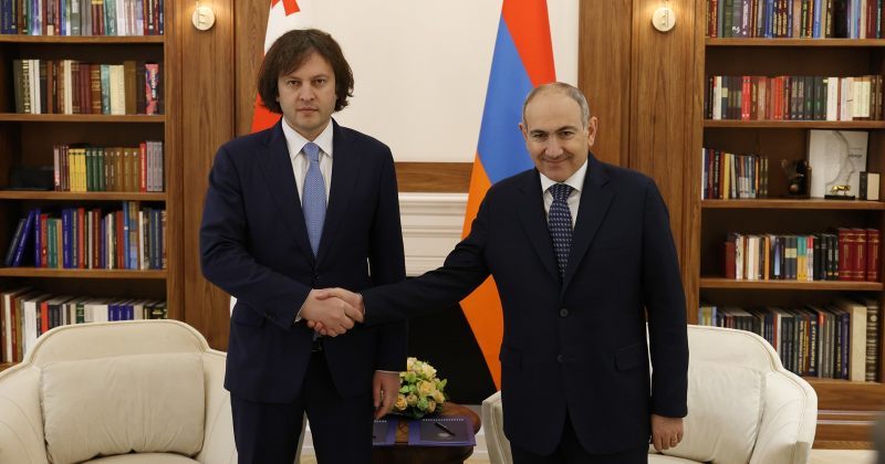 საქართველო-სომხეთის ნაკრებების მატჩს დაესწრებიან – კობახიძე ერევანში ფაშინიანს შეხვდა