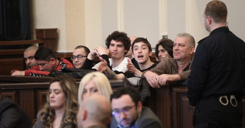 8 პირის პროცესზე მოსამართლემ პროკურატურის მიერ წარდგენილი მტკიცებულებები დასაშვებად ცნო