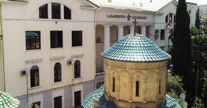 ივანიშვილის მთავრობამ მართლმადიდებელ ეკლესიას თიანეთსა და სენაკში მიწები 1 ლარად გადასცა