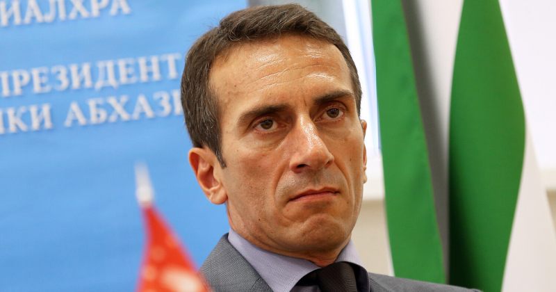 ე.წ. აფხაზეთის მარიონეტი მინისტრი ოცნებას: გააუქმეთ კანონი ოკუპირებული ტერიტორიების შესახებ