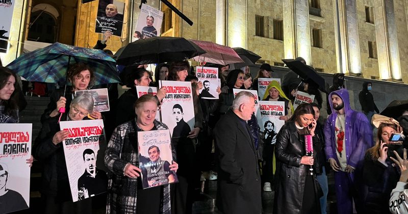 რეჟიმის პატიმრების ოჯახები: ვიტოვებთ უფლებას, მივმართოთ პროტესტის რადიკალურ ფორმებს