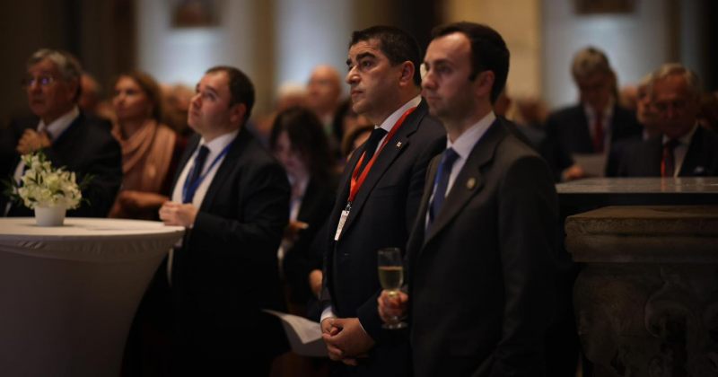პაპუაშვილი, მახაშვილი და სამხარაძე უნგრეთში ვიზიტით გაემგზავრნენ