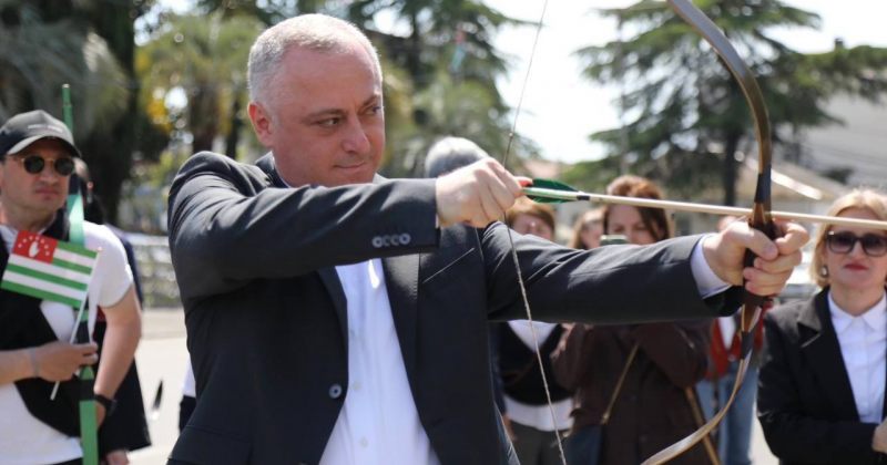 გუნბა: საქართველო უნდა შეეგუოს ფაქტს, რომ აფხაზეთმა დამოუკიდებლობა აღიდგინა