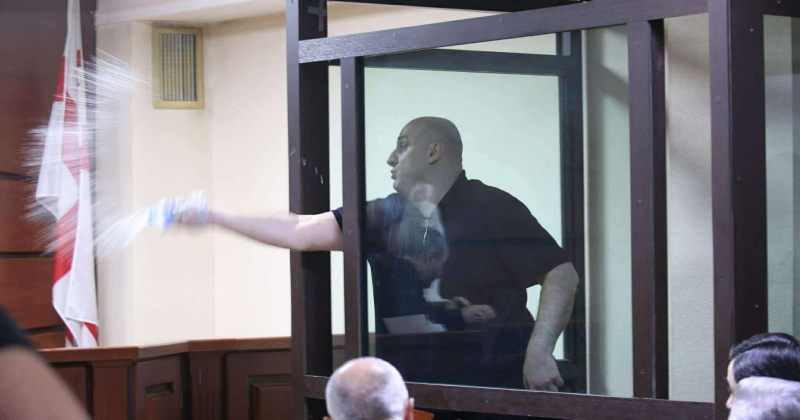 ნიკა მელიას მოსამართლისთვის წყლის შესხმისთვის 1.5-წლიანი პატიმრობა შეეფარდა