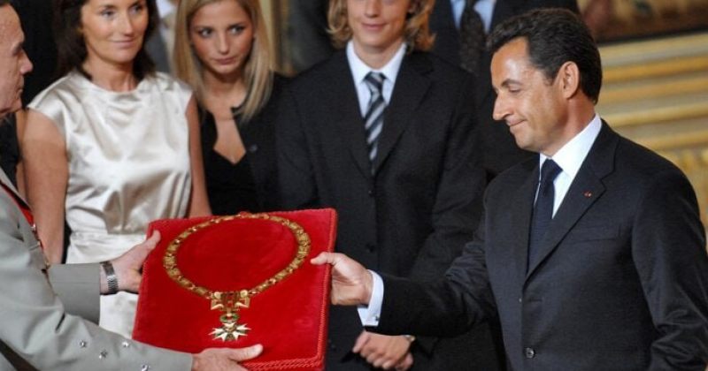 სარკოზის საპატიო ლეგიონის ორდენი ჩამოართვეს