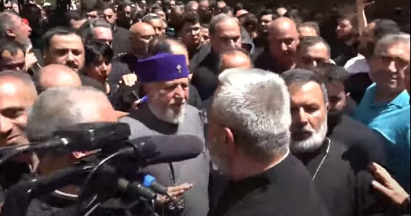 სომხეთში მთავარეპისკოპოსის დასაკავებლად პოლიცია ეჩმიაძინის საკათედრო ტაძარში შევიდა