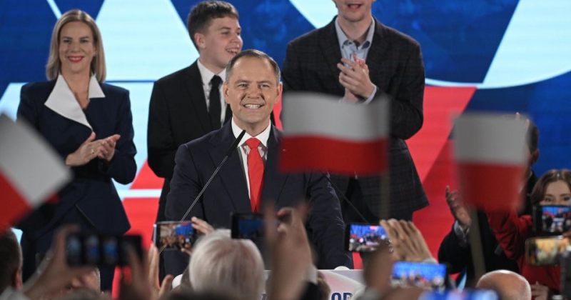 პოლონეთის საპრეზიდენტო არჩევნებში კონსერვატორმა, კაროლ ნავროცკიმ გაიმარჯვა