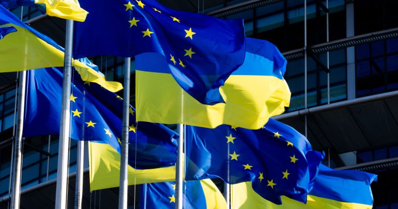Bloomberg: EU უკრაინის დასახმარებლად €100-მილიარდიანი ფონდის შექმნას განიხილავს