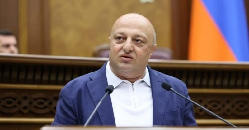 სომხეთში ოპოზიციონერი დეპუტატი, არტურ სარგსიანი დააკავეს
