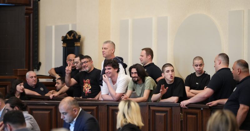 8 პირის საქმე: რეჟიმმა სამ ბრალდებულს 2 წლით და 6 თვით პატიმრობა მიუსაჯა, ხუთს - 2 წლით