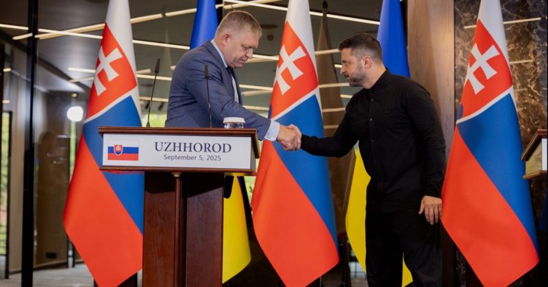 ზელენსკი: ფიცომ მითხრა, რომ სლოვაკეთი უკრაინის ევროკავშირში გაწევრიანებას მხარს უჭერს 