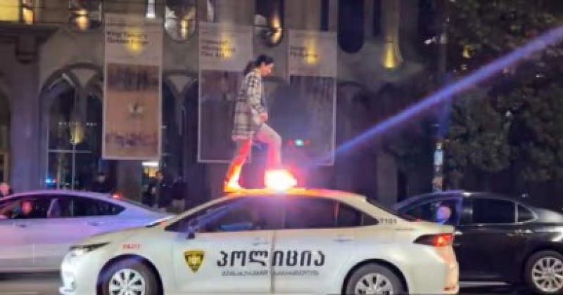 "ტაქსისტს დაარტყა, პოლიციის მანქანა დააზიანა" - თამარ ლორთქიფანიძეს ბრალდება წარედგინა  