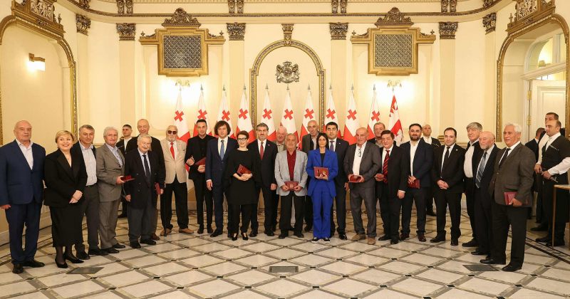 ივანიშვილის პრეზიდენტმა კულტურის სფეროს წარმომადგენლებს სახელმწიფო ჯილდოები გადასცა
