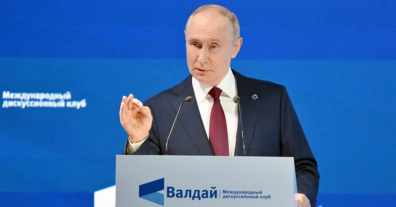 პუტინი: თუ უკრაინის არმია ოკუპირებულ ტერიტორიებს დატოვებს, საომარ მოქმედებებს შევწყვეტთ