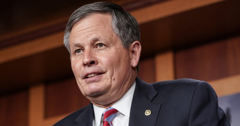 დეინსი: სომხეთი და აზერბაიჯანი აშშ-სთან თანამშრომლობენ, საქართველო არასწორი გზით მიდის