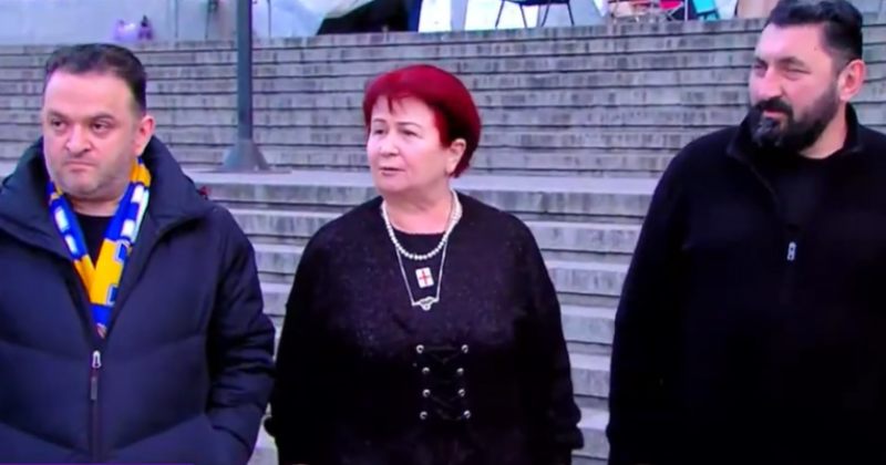 არქიმანდრიტ დოროთეს თხოვნითა და კურთხევით, პარლამენტთან მოშიმშილეებმა შიმშილობა შეწყვიტეს