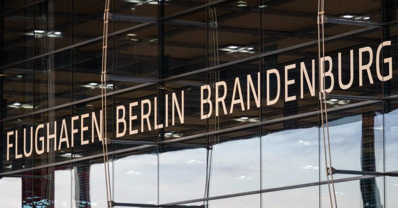 ამოუცნობი დრონის შემჩნევის გამო ბერლინ-ბრანდენბურგის აეროპორტში მუშაობა შეჩერებული იყო