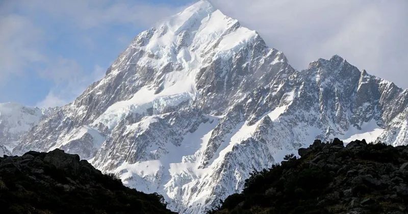 ახალი ზელანდიის უმაღლეს მწვერვალზე ასვლისას 2 მთამსვლელი დაიღუპა