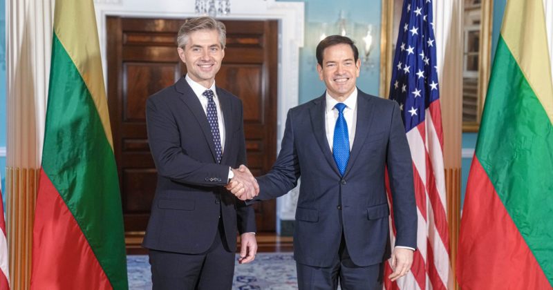 აშშ-ს სახელმწიფო მდივანი ლიტვის საგარეო საქმეთა მინისტრს შეხვდა