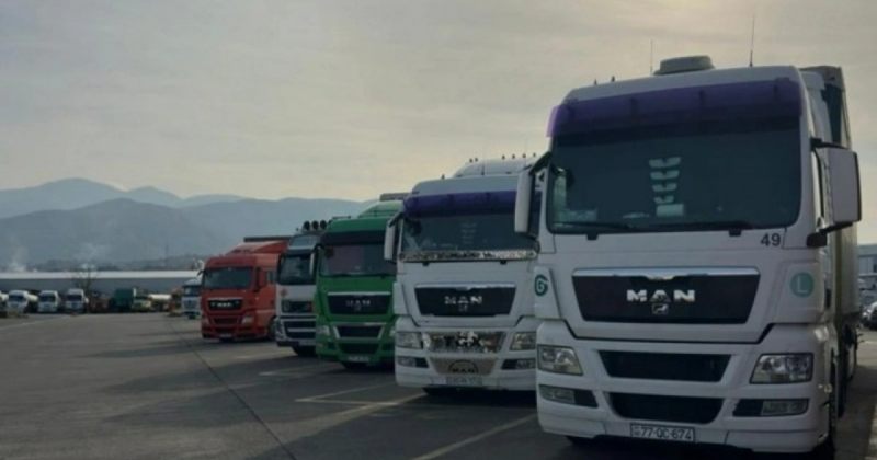 Caliber: საქართველოს საზღვარზე ტრაილერის მძღოლების გაჩერება შესაძლოა, ზანგეზურთანაა კავშირში