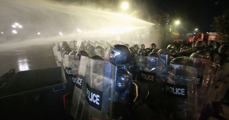 ოცნებამ აქციების დასარბევად პირველი მსოფლიო ომის დროინდელი ქიმიური იარაღი გამოიყენა – BBC