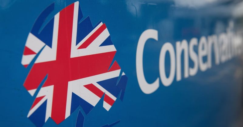 UK-ს კონსერვატიულ პარტიაში ლორდებს მოუწოდეს, უარი თქვან საქართველოს საელჩოს საჩუქარზე