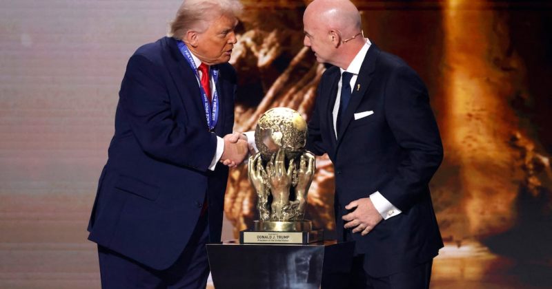 ტრამპს FIFA-ს მშვიდობის პრემია გადაეცა
