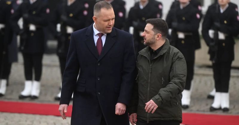 'УПА-ს ბანდიტებისთვის' პატივის მიგების გამო ნავროცკის ზელენსკისთვის ჯილდოს ჩამორთმევა სურს