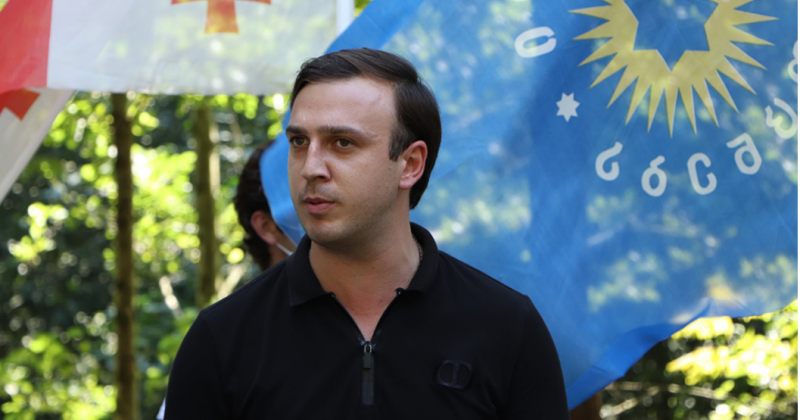 სულ ვიქნები ოცნების ღირსეული ოჯახის წევრი – პოლიციელზე ძალადობაში ბრალდებული შარაშიძე