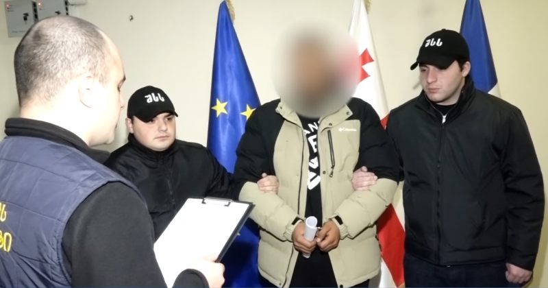 ისრაელის მოქალაქემ გმირთა მოედანზე მანქანიდან გაისროლა - შსს-მ 1 პირი ქვეყნიდან გააძევა