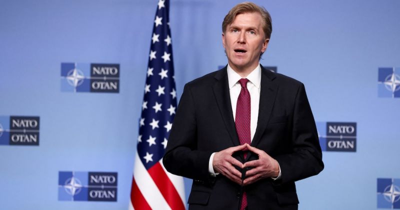 აშშ-ს ომის მინისტრის მოადგილემ ევროპელ კოლეგებს უთხრა, რომ აშშ NATO-ს მიტოვებას არ აპირებს