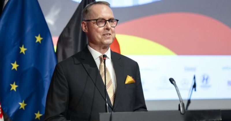 მიყენებენ, როგორც სასურველ "განტევების ვაცს" გამოგონილი ნარატივისთვის – ფიშერი ოცნებაზე