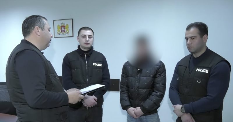 კრიმინალური ავტორიტეტის სახელით $10 000 გამოსძალეს – კახეთში 4 პირი დააკავეს