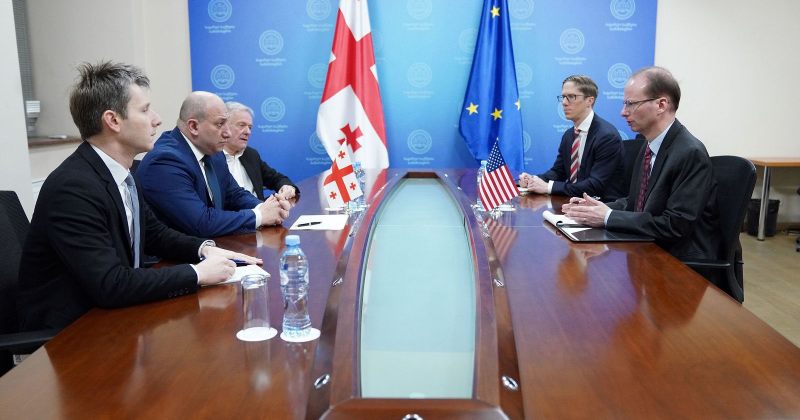 "მინისტრის მოადგილემ აშშ-ს ელჩის მოვალეობის შემსრულებელთან შეხვედრა გამართა" – საგარეო