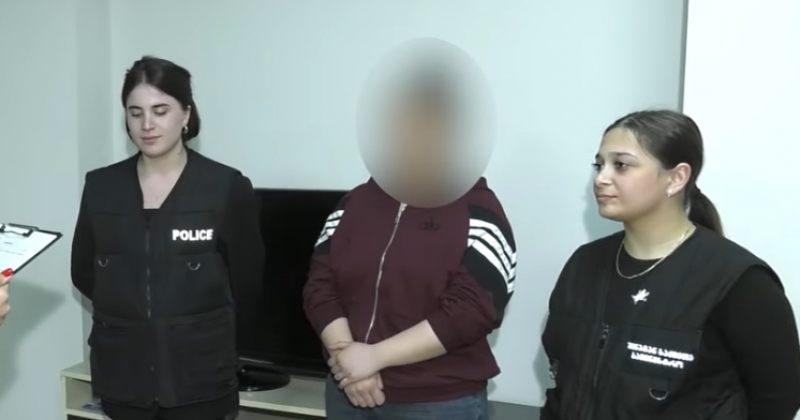 "მცირეწლოვან შვილებზე სისტემატურად ძალადობდა" – მარნეულში 21 წლამდე ქალი დააკავეს