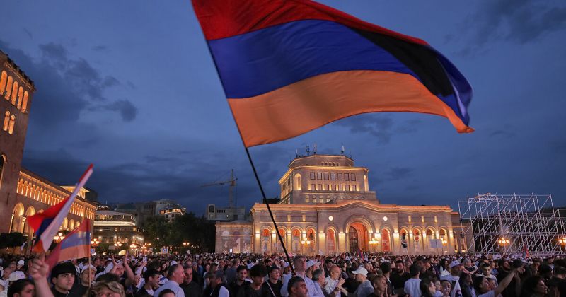 სომხეთში ხმების მოსყიდვის ბრალდებით ოპოზიციასთან დაკავშირებული პირები დააკავეს