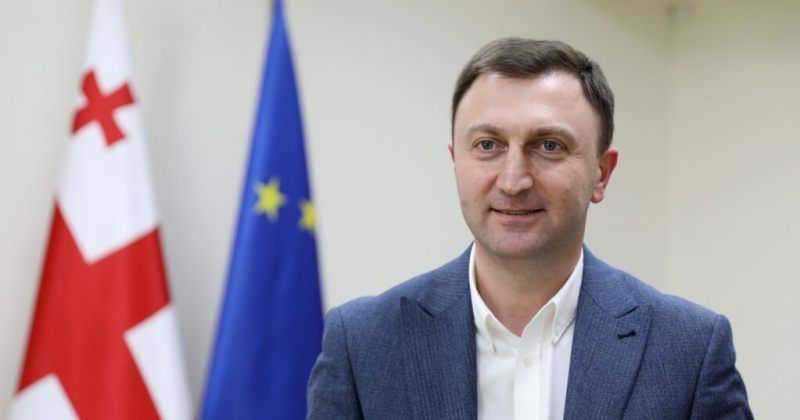 ფსიქოტროპულებით უკანონო ვაჭრობის საქმეზე ყოფილი ჯანდაცვის მინისტრის მოადგილე დააკავეს 