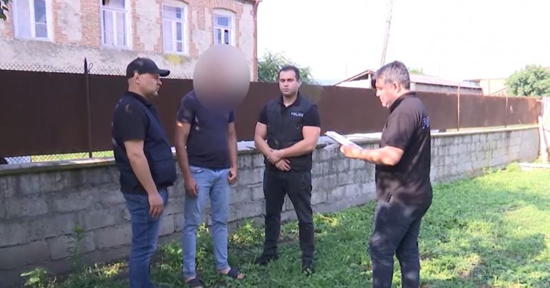 ბლაგვი საგნით მოკლა მამა, ცხედარი ეზოში დამარხა - შსს-მ შვილი დააკავა 